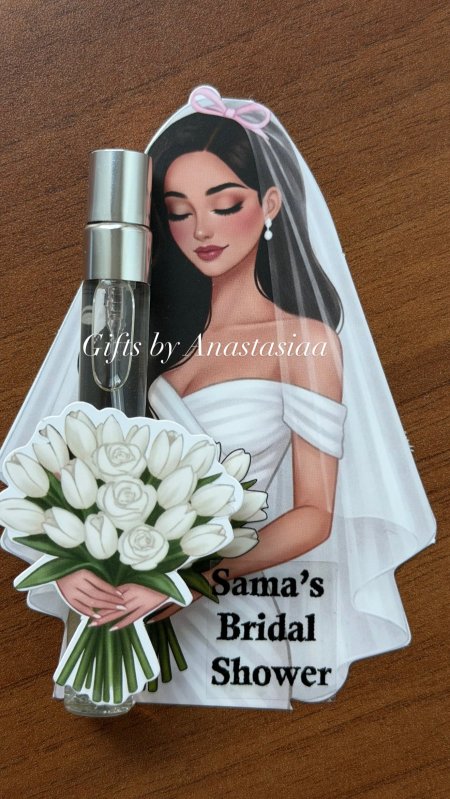كرت عروسة مع بوكيه ورد